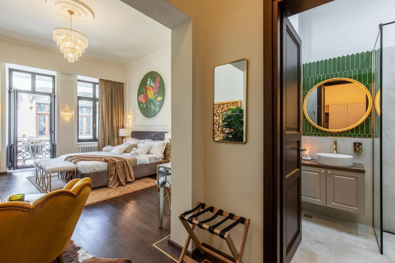 Holt Old Town Luxury Suites With Balcony Bukarest Exterior foto
